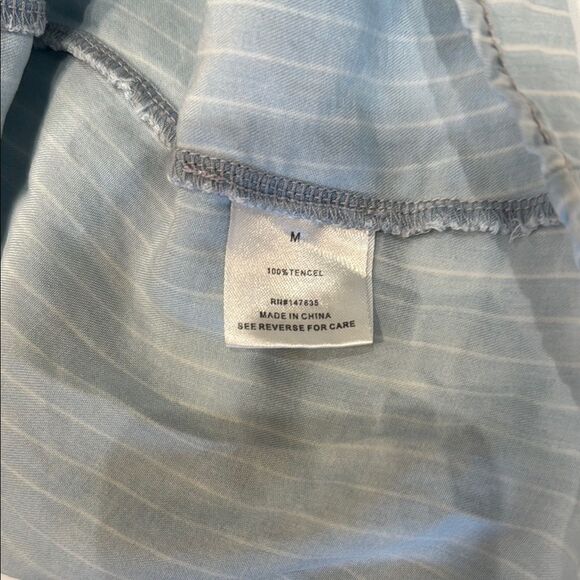 ROMEO & JULIET Blue Denim Chambray pinstripe Off-Shoulder short dress M - Picture 8 of 9